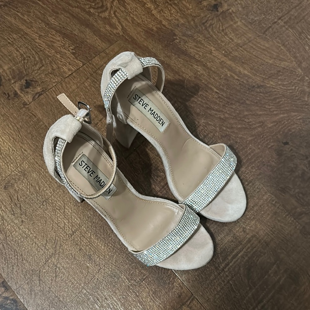 Steve Madden Cream Heels Elegant Design